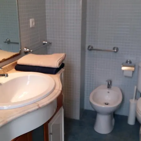 City Centre Apartment *